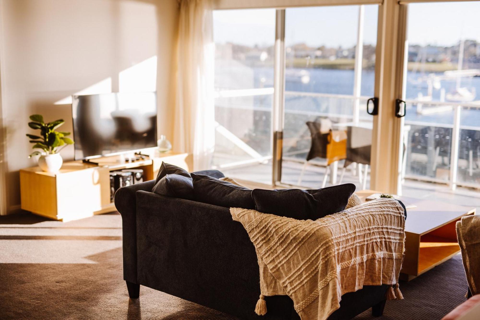 York Cove Hotel Джордж-Таун Екстер'єр фото