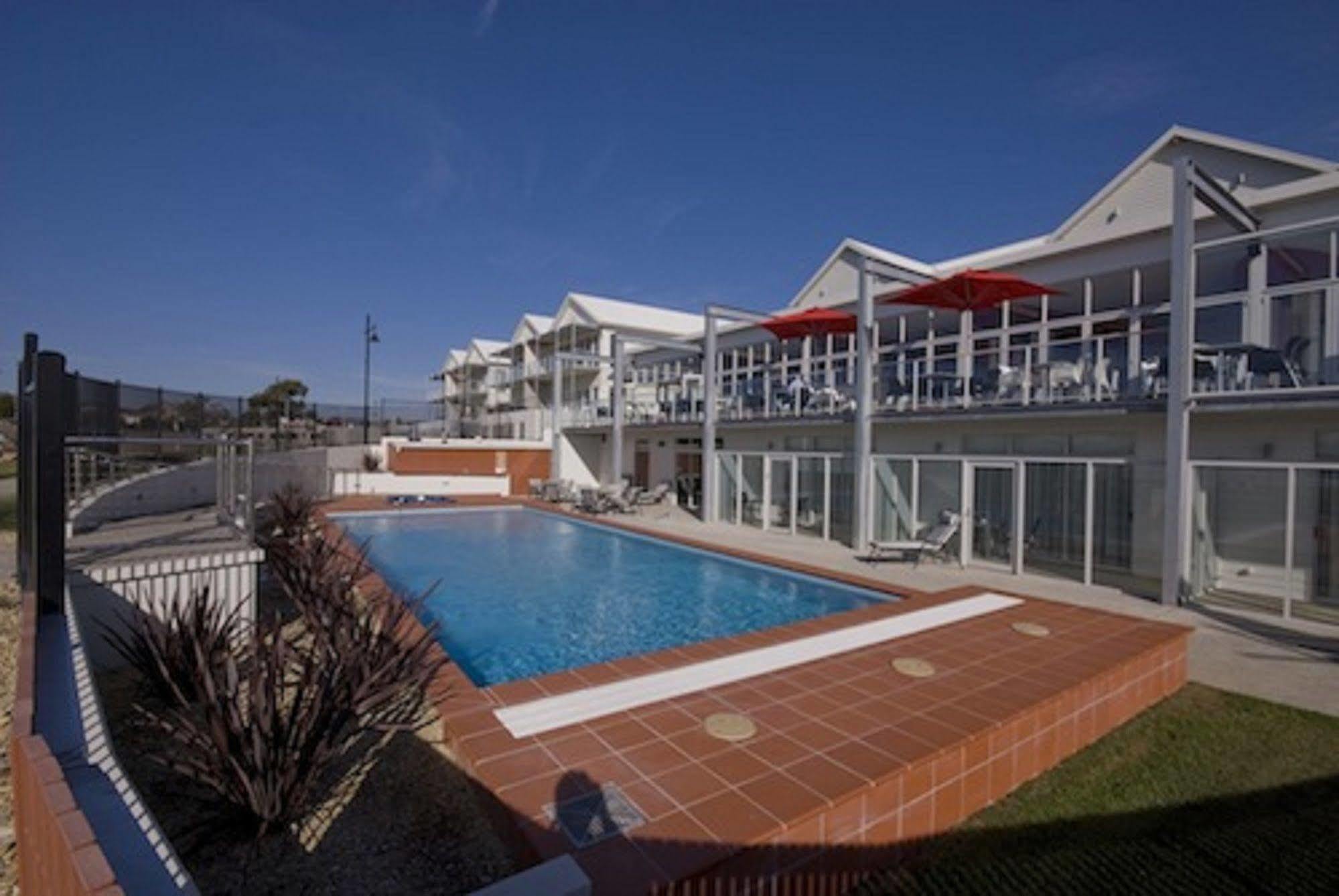 York Cove Hotel Джордж-Таун Екстер'єр фото